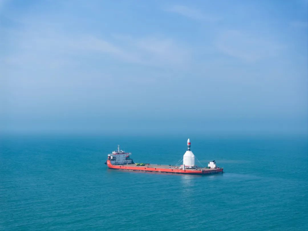 国内首次完成火箭垂直状态远距离海上运输试验，东方空间引力一号试验箭 920 海里“旅游”